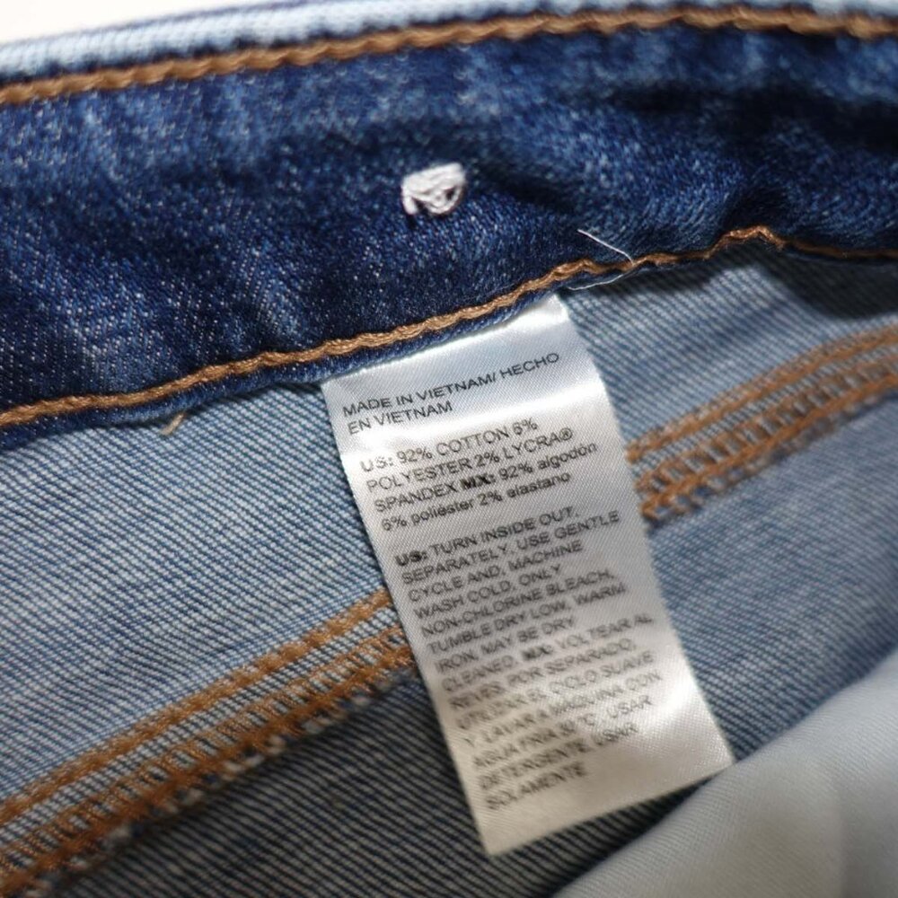 Chico's Women's So Slimming Girlfriend Slim Crop Jeans Size 2.5 / 14 Blue Denim - Picture 4 of 6